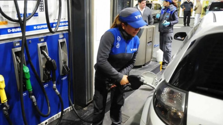 El gobierno de Milei vuelve a actualizar los precios de combustibles y podría haber aumentos